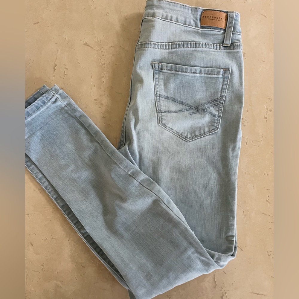 Aeropostale high waisted distressed Jeggings size 8